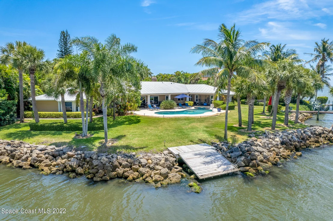 Photo of 437 River View Lane