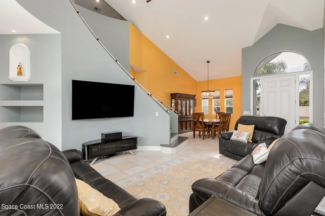 Photo of 218 Waterside Drive