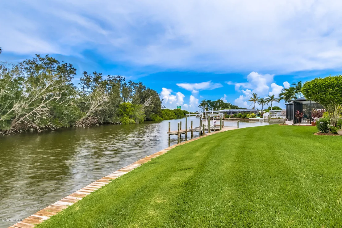 Photo of 449 Thrush Drive