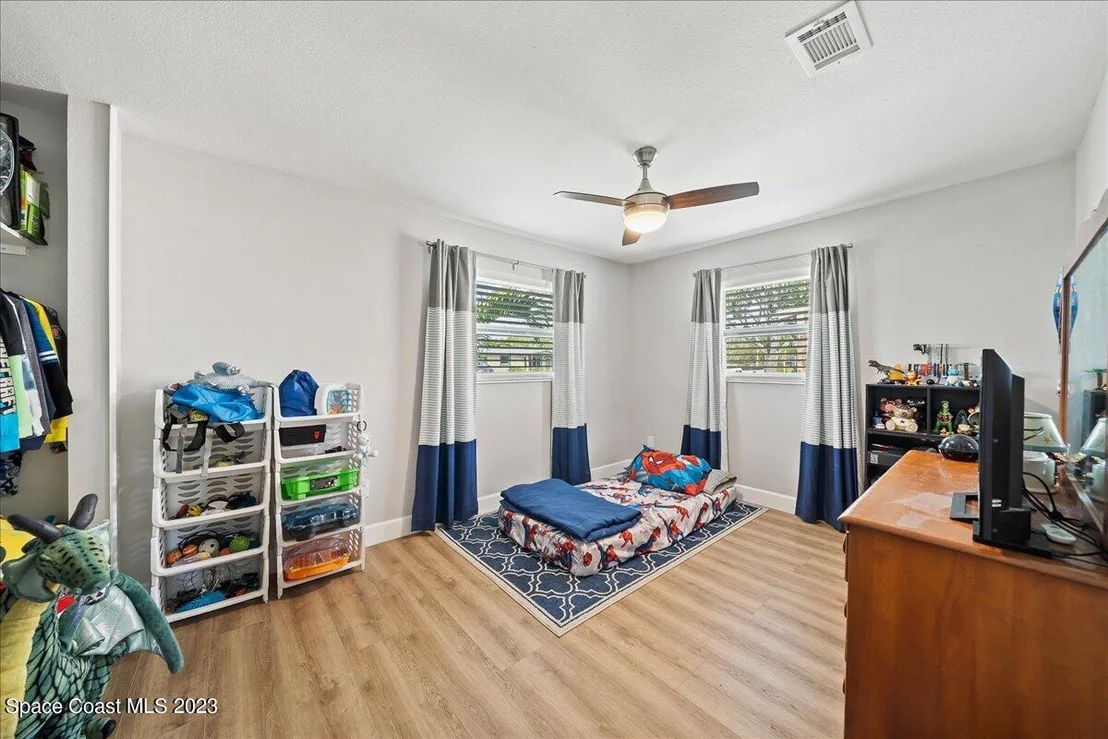 Photo of 1707 Ixora Drive W