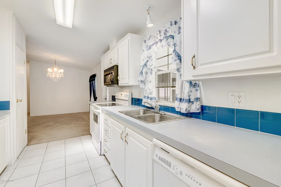 Photo of 725 Outer Drive