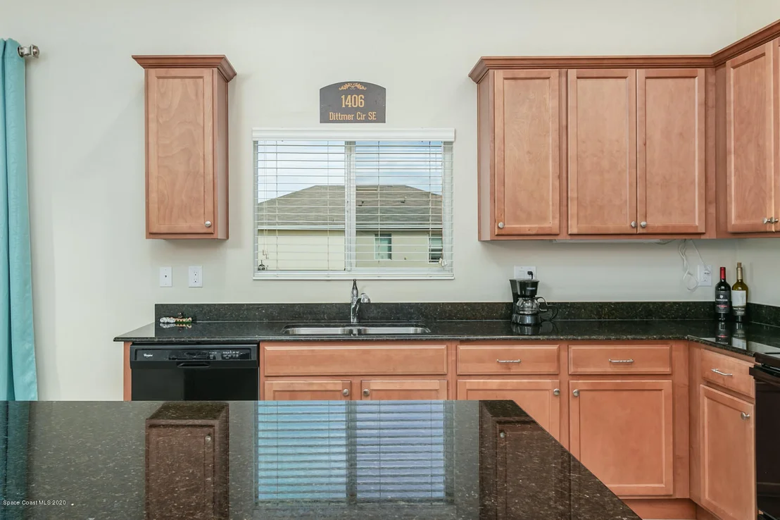 Photo of 1406 Dittmer Circle SE