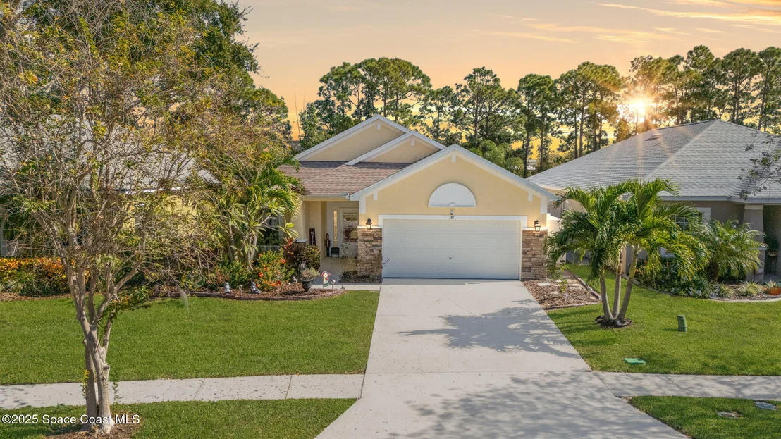 Photo of 381 Waterside Circle