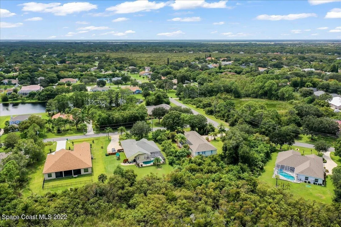 Photo of 4523 Long Lake Road