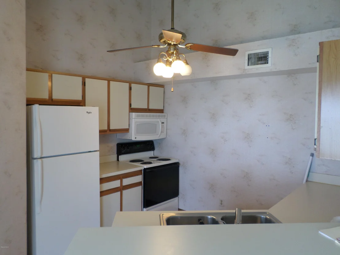 Photo of Unit 204 at 7340 Highway 1