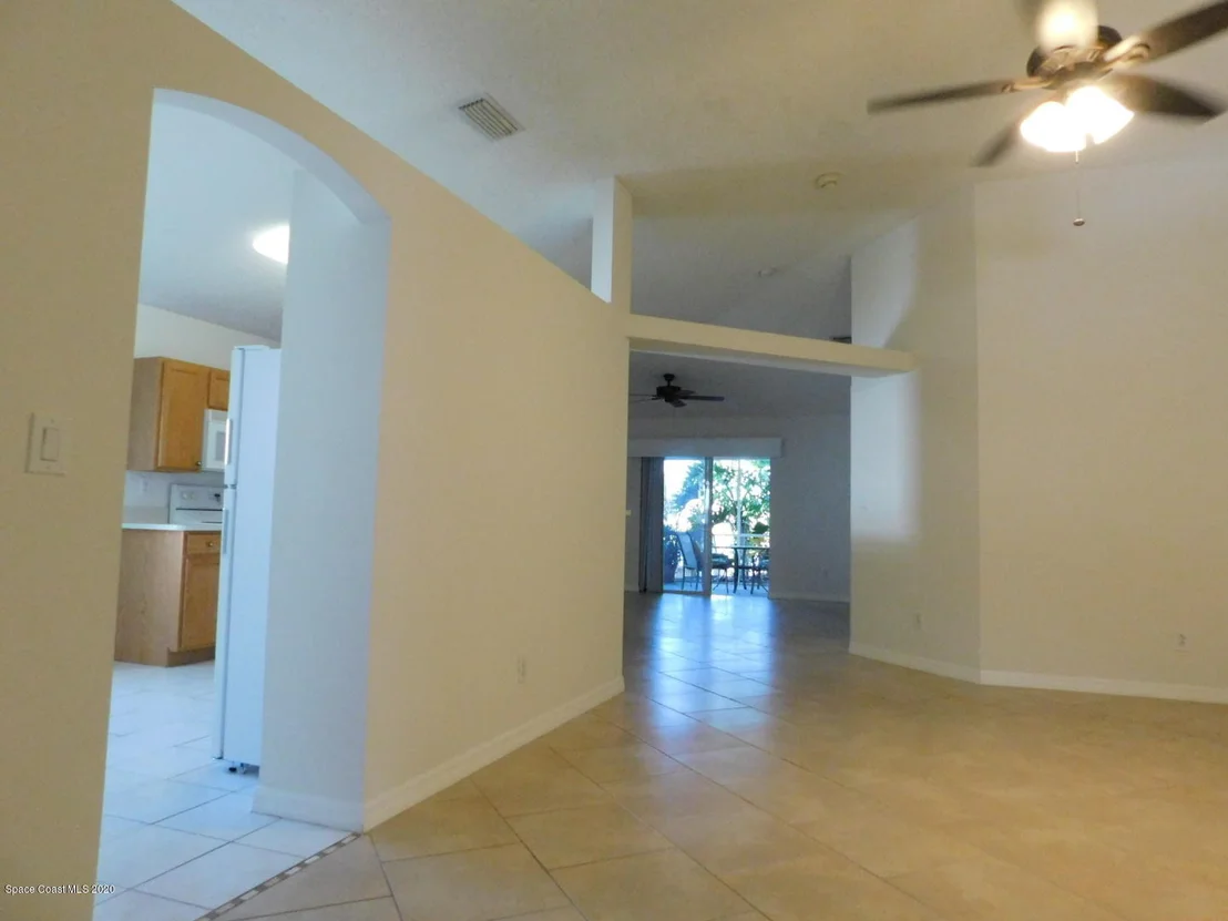 Photo of 485 Benton Drive