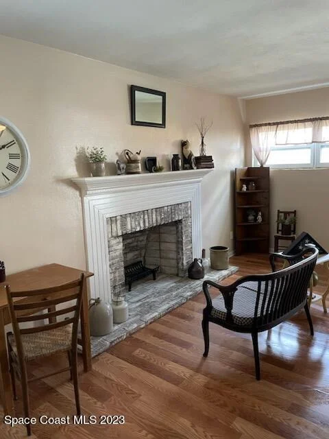 Photo of 1052 Myrtle Lane