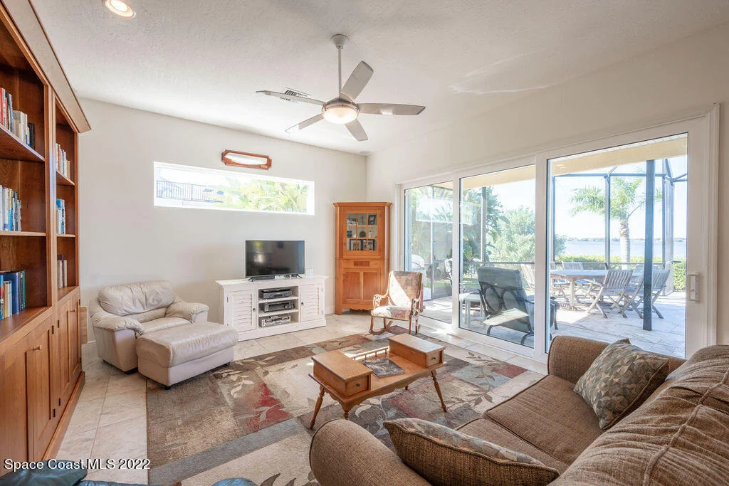 Photo of 460 Lanternback Island Drive
