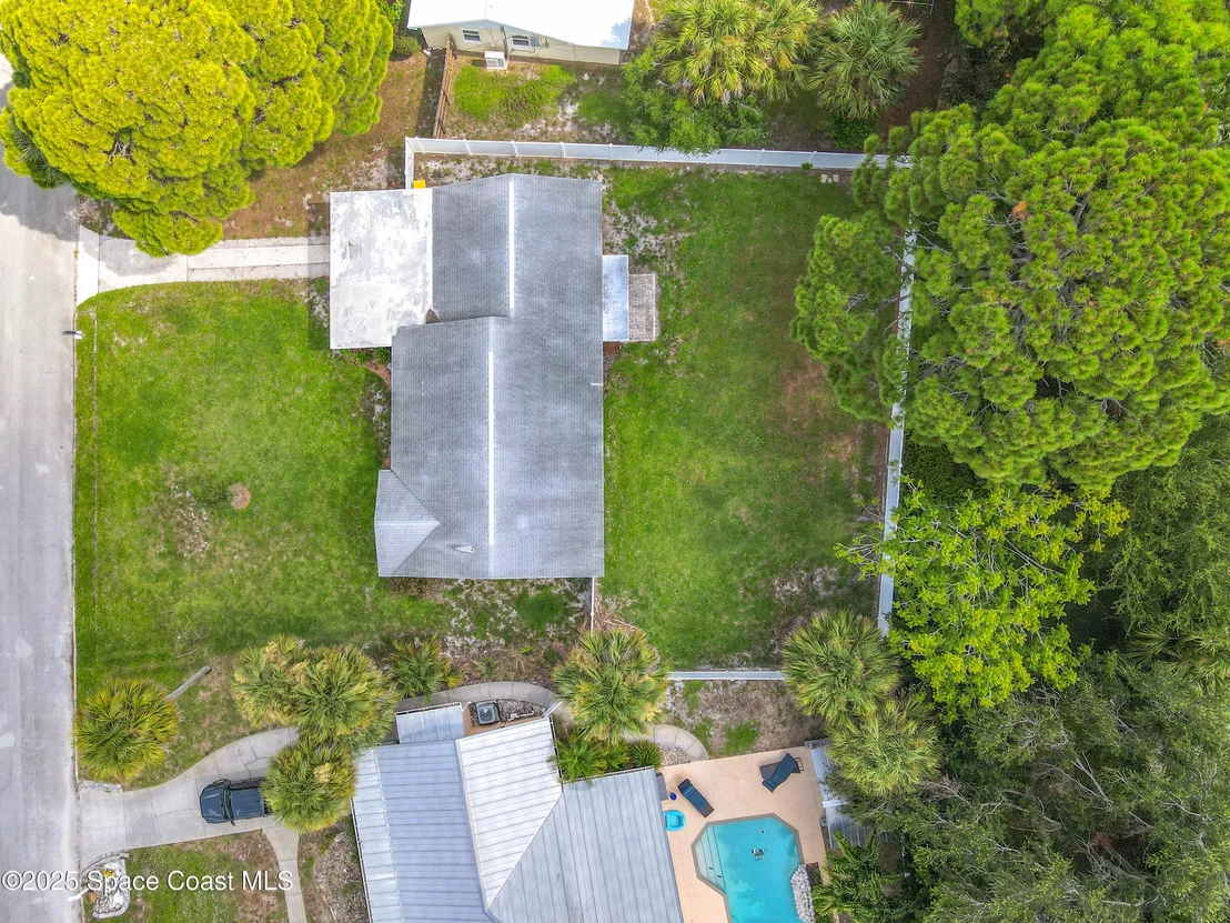 Photo of 819 W Whitmire Drive