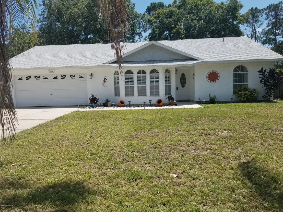 Photo of 5095 Carter Street