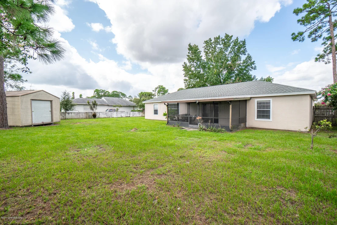 Photo of 6437 Fairchild Avenue