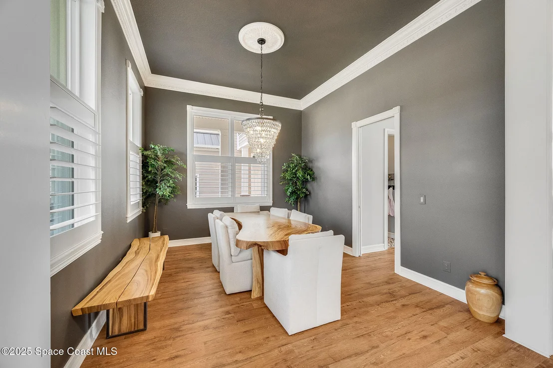 Photo of 4236 Hield Road NW