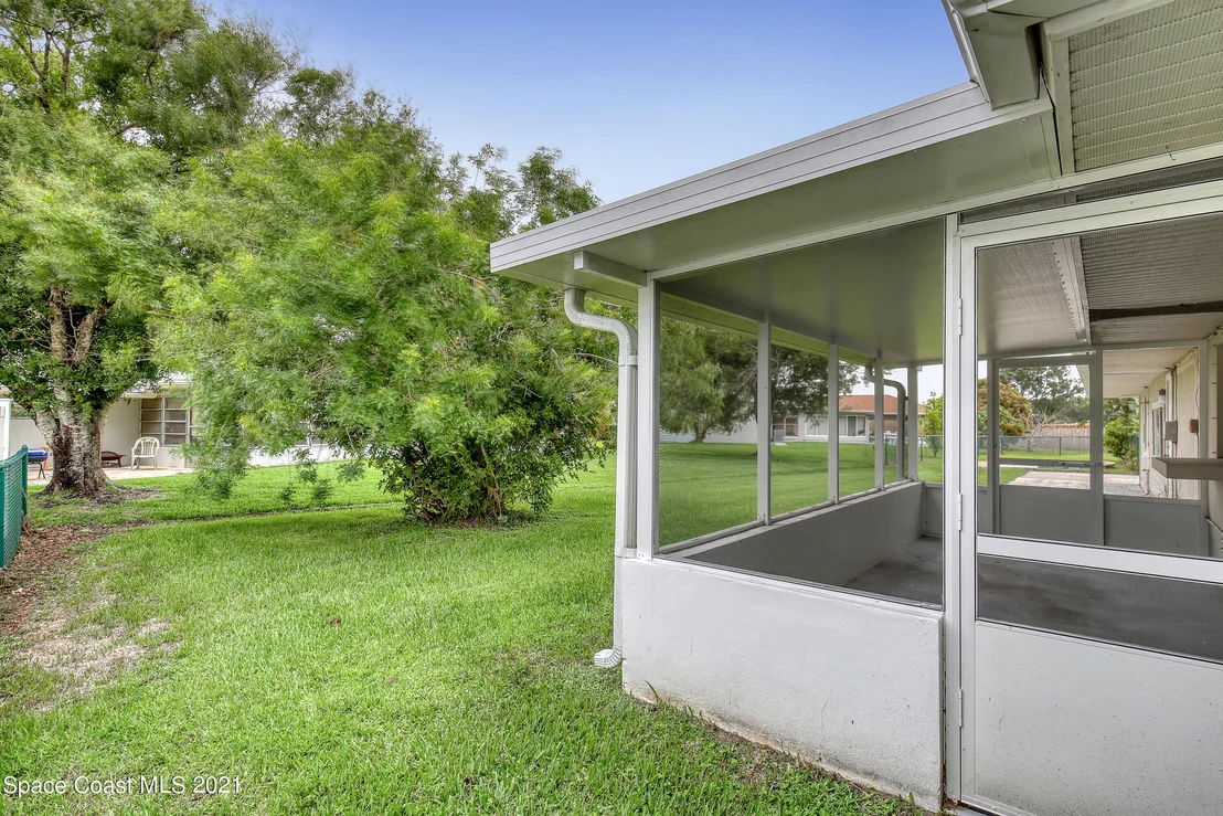 Photo of 652 Augusta Circle NE