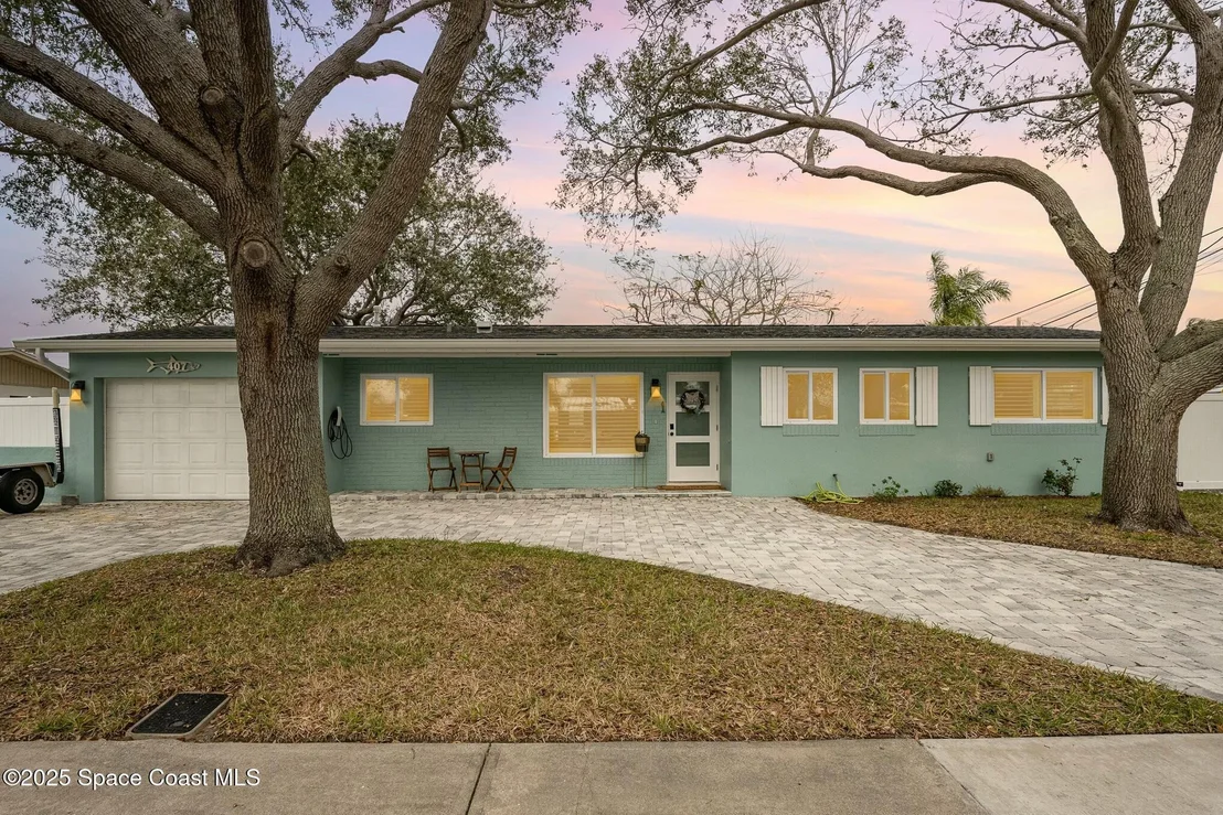 Photo of 407 Sandpiper Drive