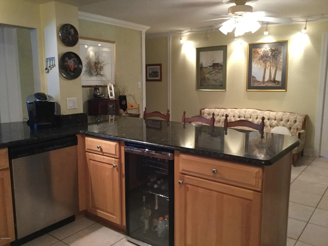 Photo of 610 N Robert Way