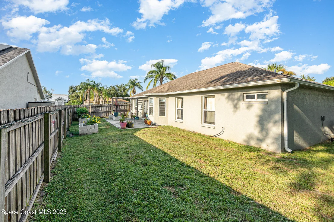 Photo of 672 Sandpiper Circle