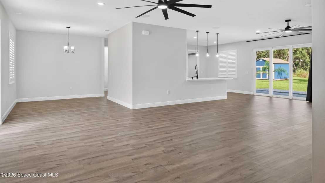 Photo of 1845 Market Circle NE
