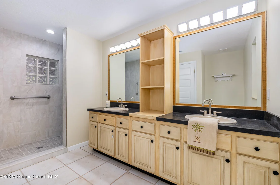 Photo of 2549 Hooper Road