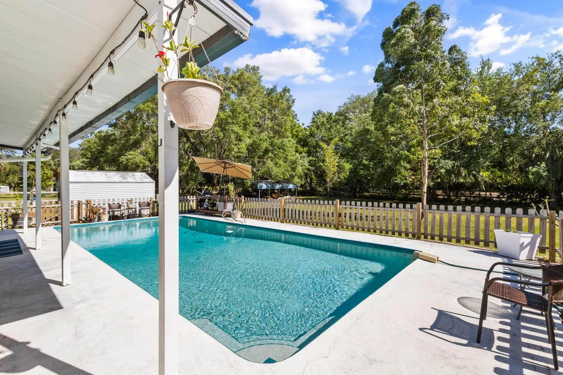 Photo of 2373 Parrish Road
