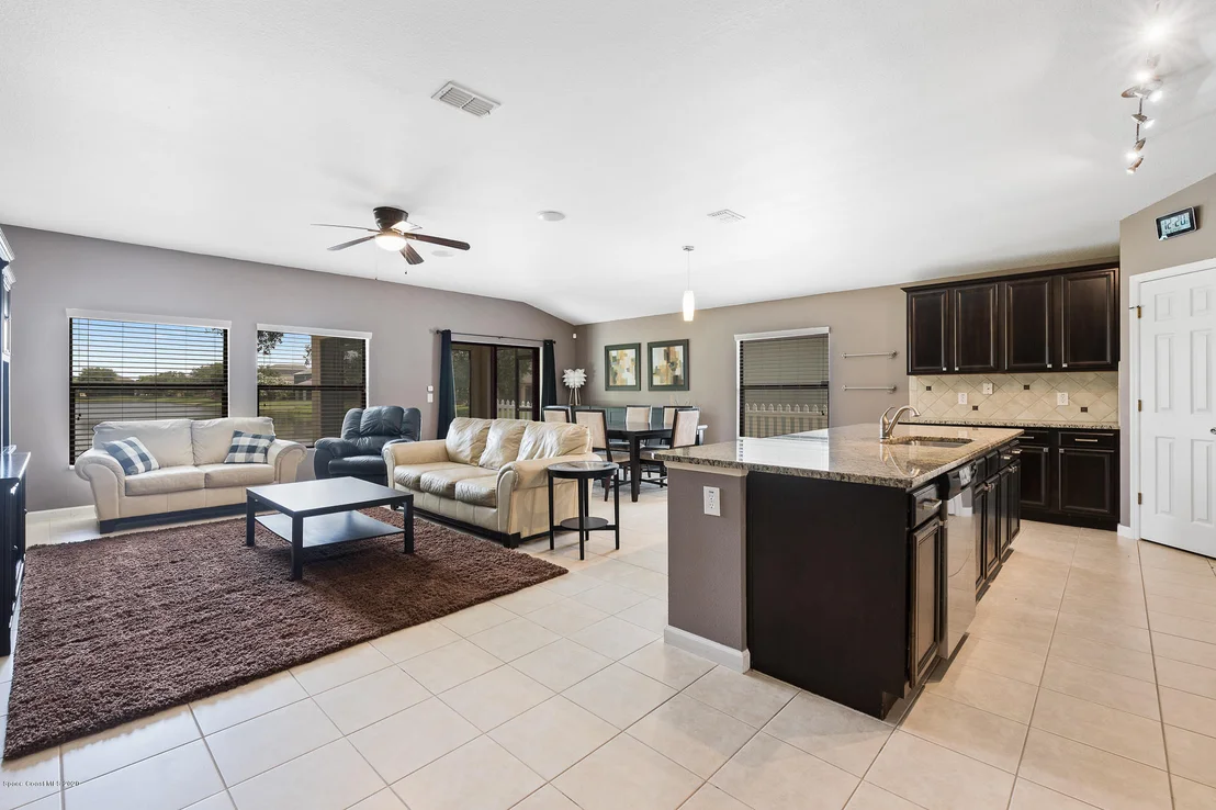 Photo of 335 Dryden Circle