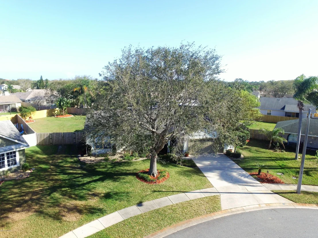 Photo of 1237 Lakeview Drive
