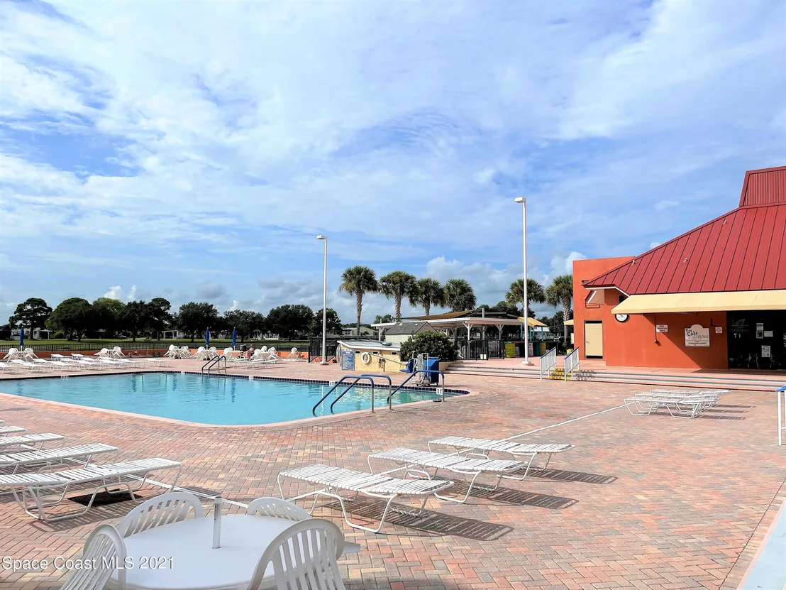 Photo of 735 Barefoot Boulevard