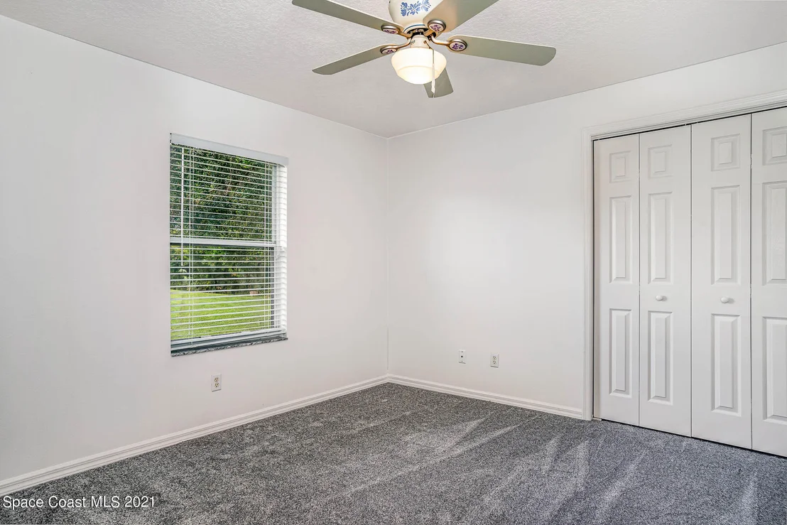 Photo of 4353 Long Lake Road