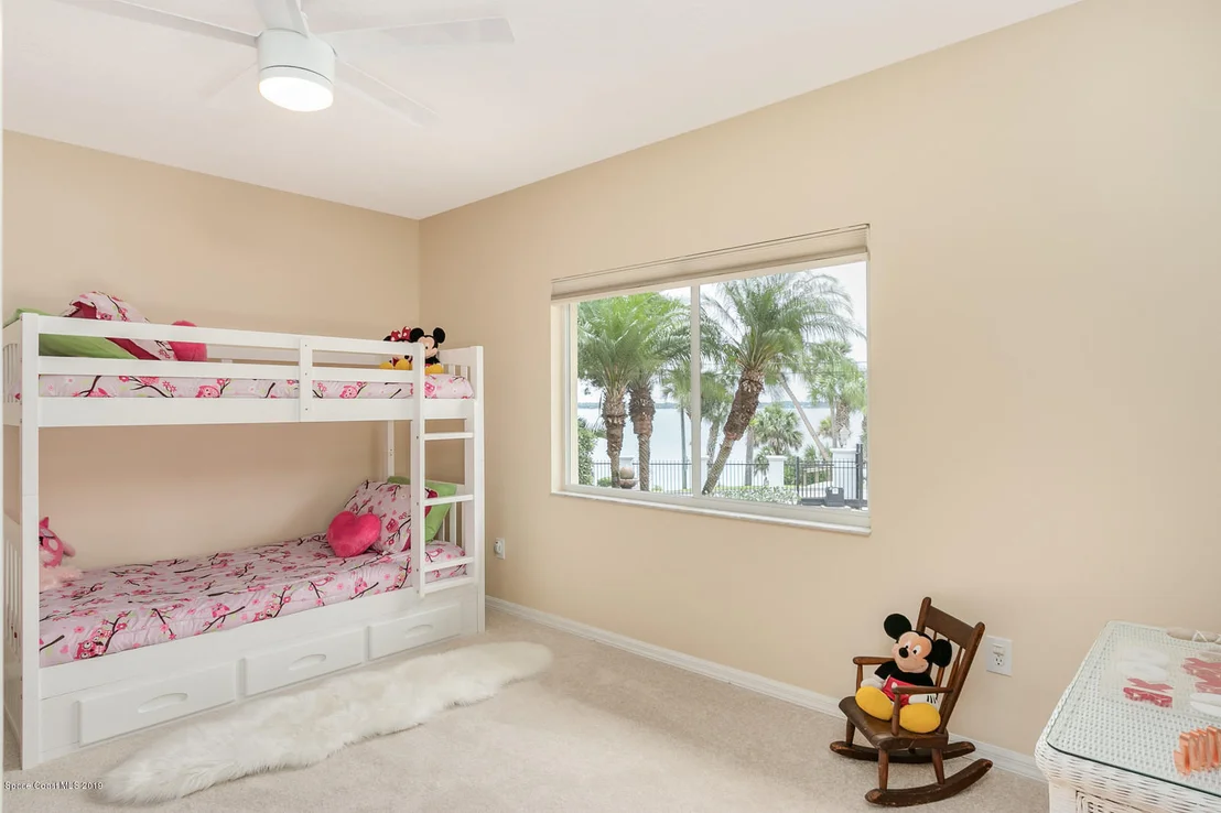 Photo of 865 N Indian River Drive N