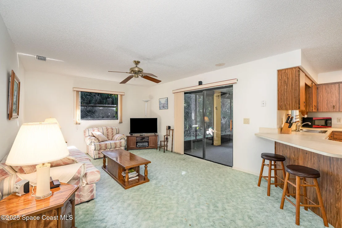 Photo of 1812 Live Oak Drive N