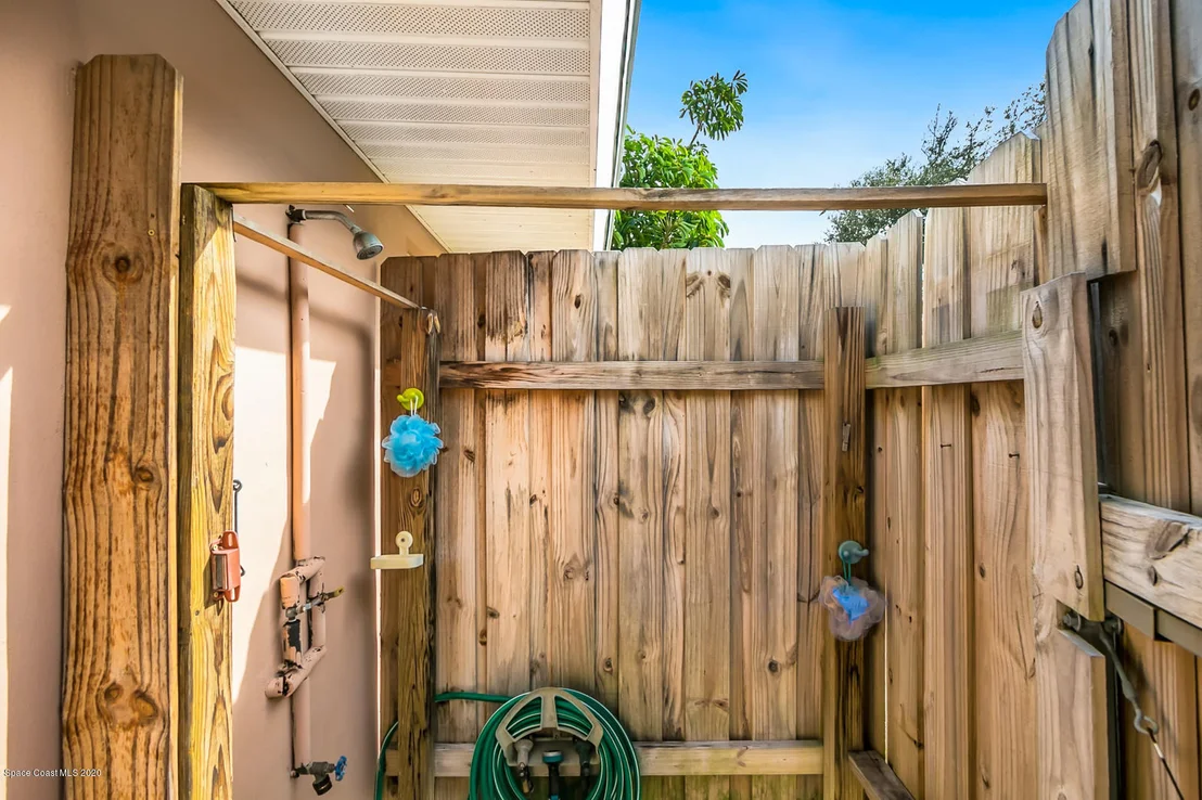 Photo of 565 Seabreeze Drive