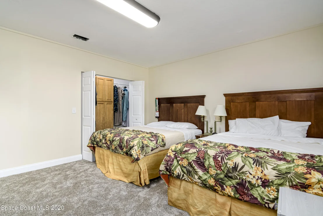 Photo of 4085 Lake Washington Road