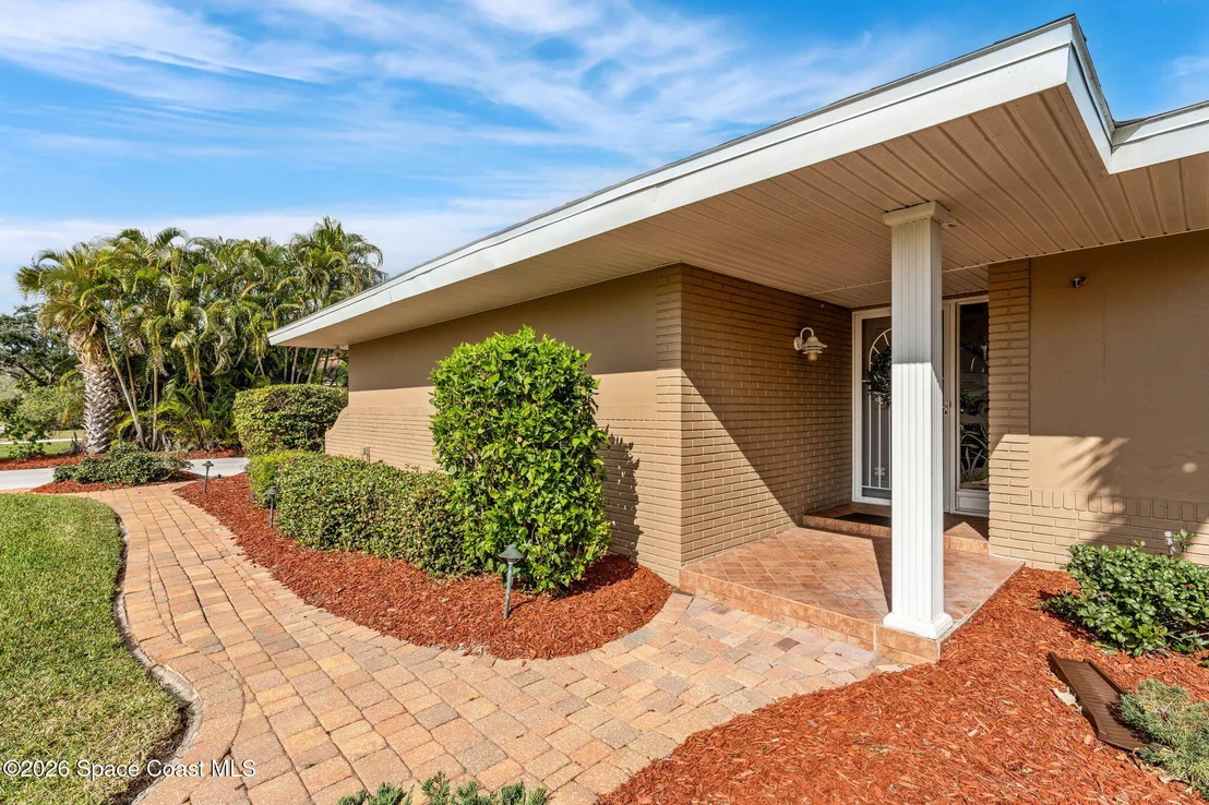 Photo of 704 Malibu Lane