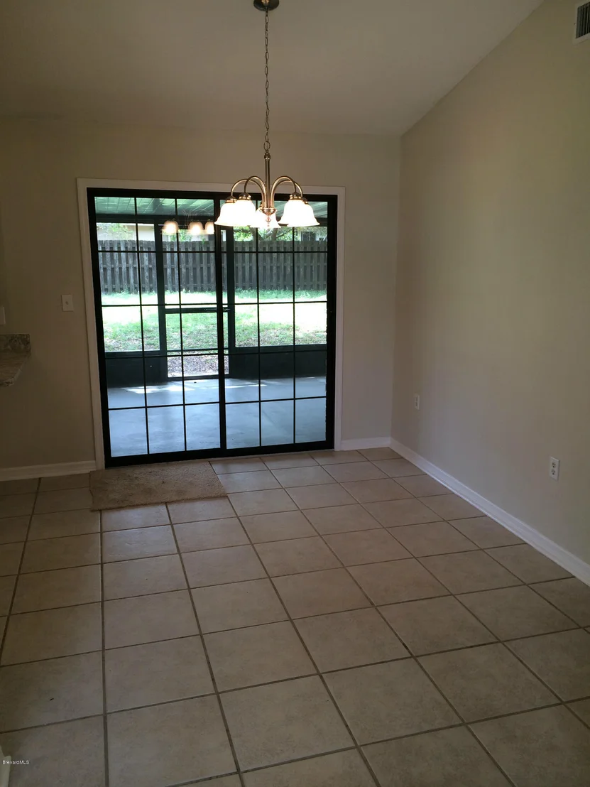 Photo of 6946 Bayfront Road