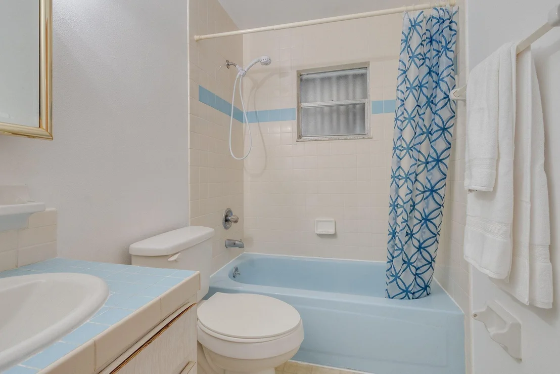 Photo of 2858 Pembroke Road