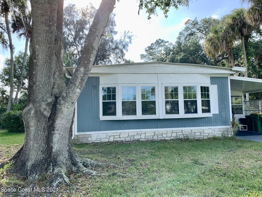 Photo of 195 Maplewood Boulevard