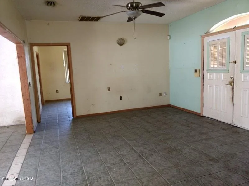 Photo of 6590 Arequipa Road