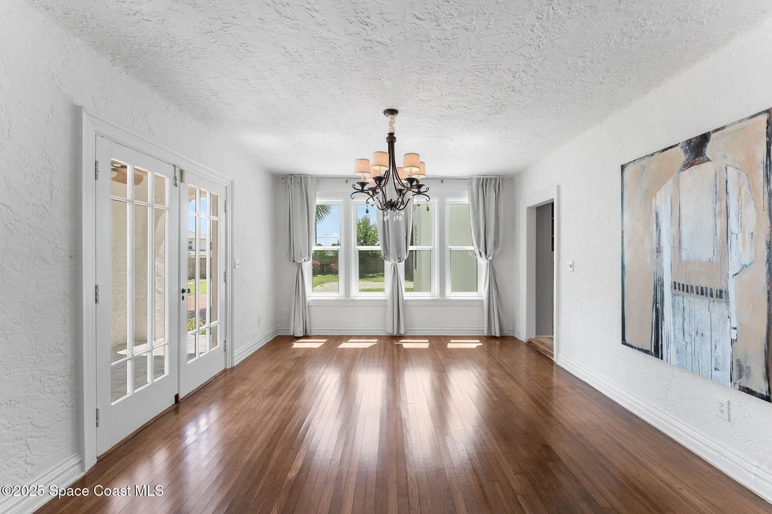 Photo of 121 Circle Drive