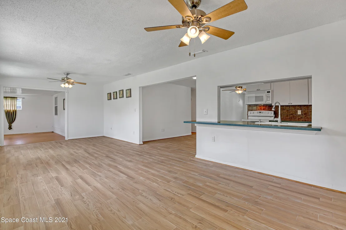 Photo of 1415 Cindy Circle NE