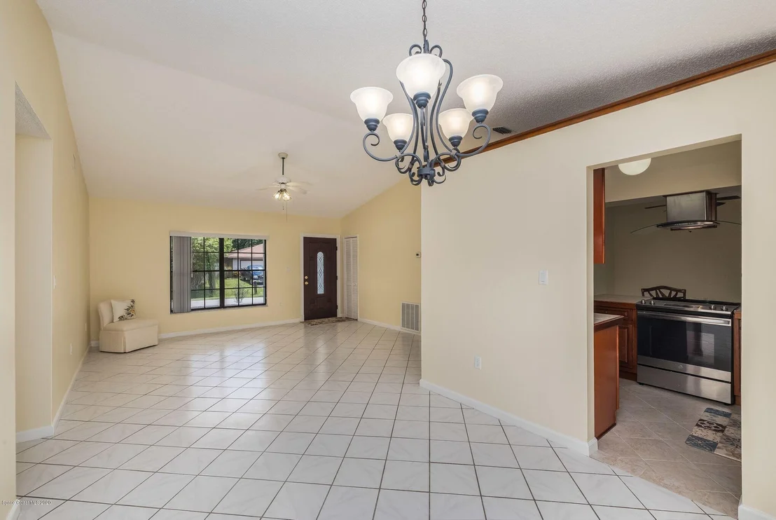 Photo of 424 Orlov Road NW