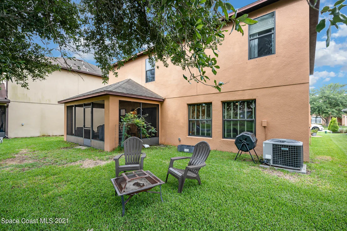 Photo of 215 Dryden Circle