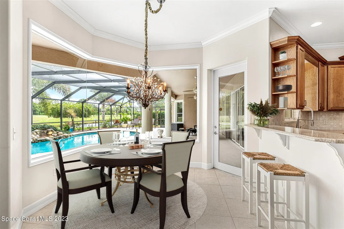 Photo of 915 Chatsworth Drive
