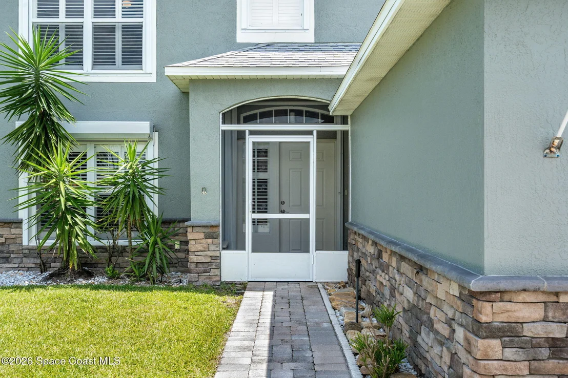 Photo of 1161 White Oak Circle