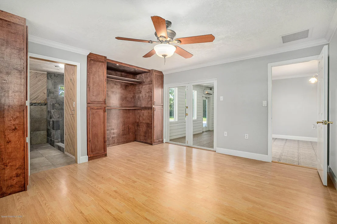 Photo of 4230 Lakeglen Drive
