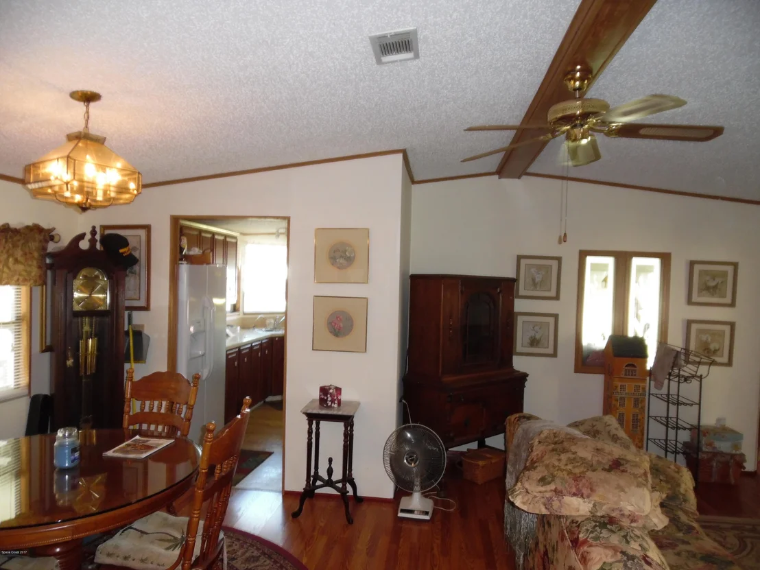 Photo of 5635 Algonquin Place