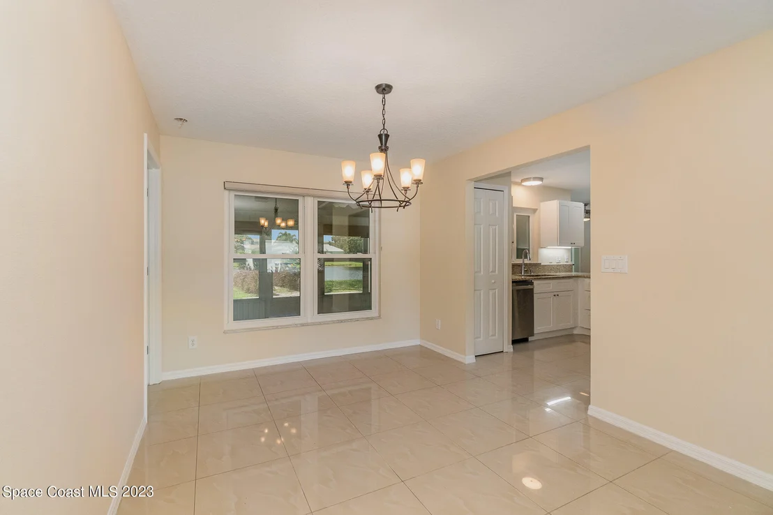 Photo of 4354 South Lakes Circle