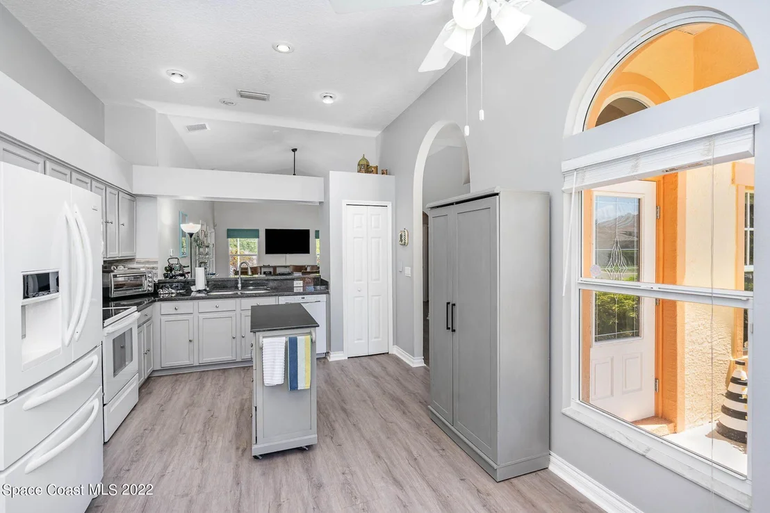 Photo of 2465 Hidden Pine Lane NE