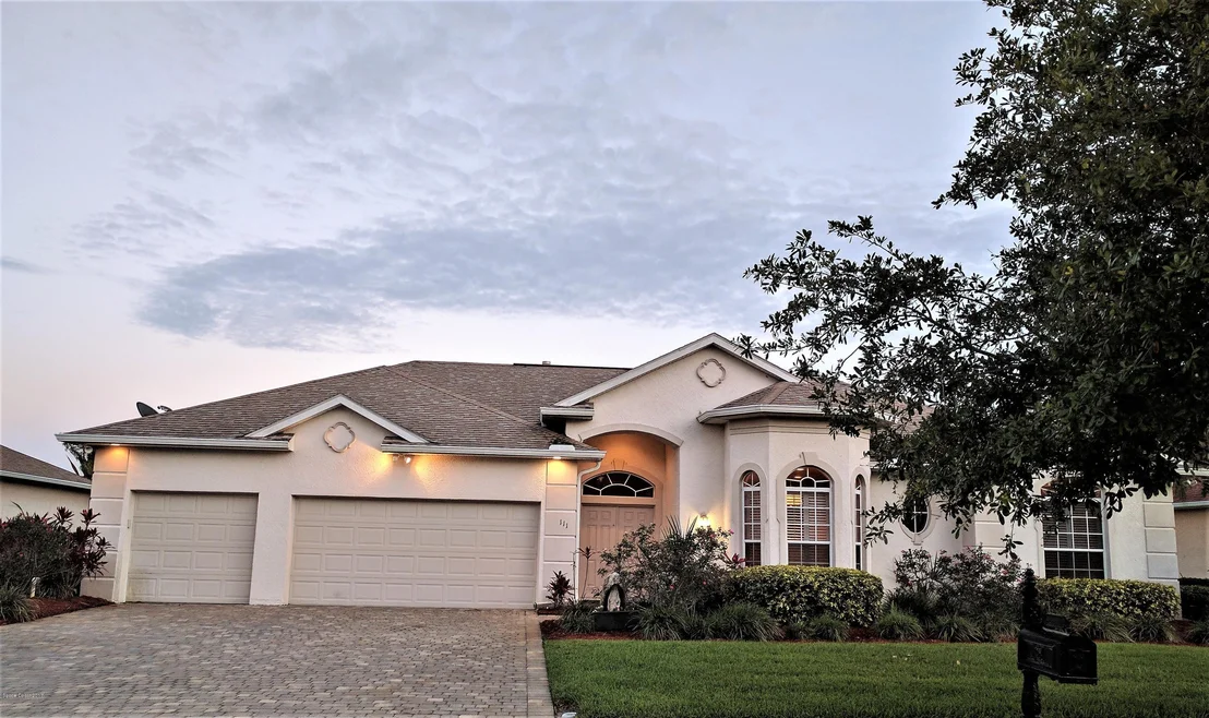 Photo of 111 SE Ridgemont Circle SE