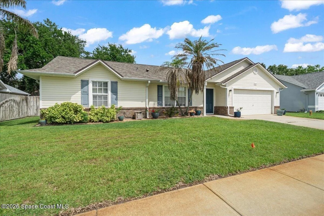 Photo of 3320 Lakeview Circle