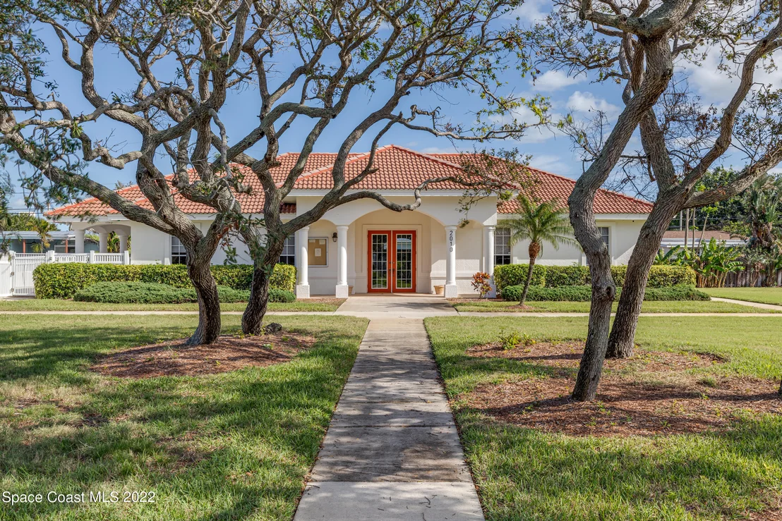 Photo of 385 Newport Drive