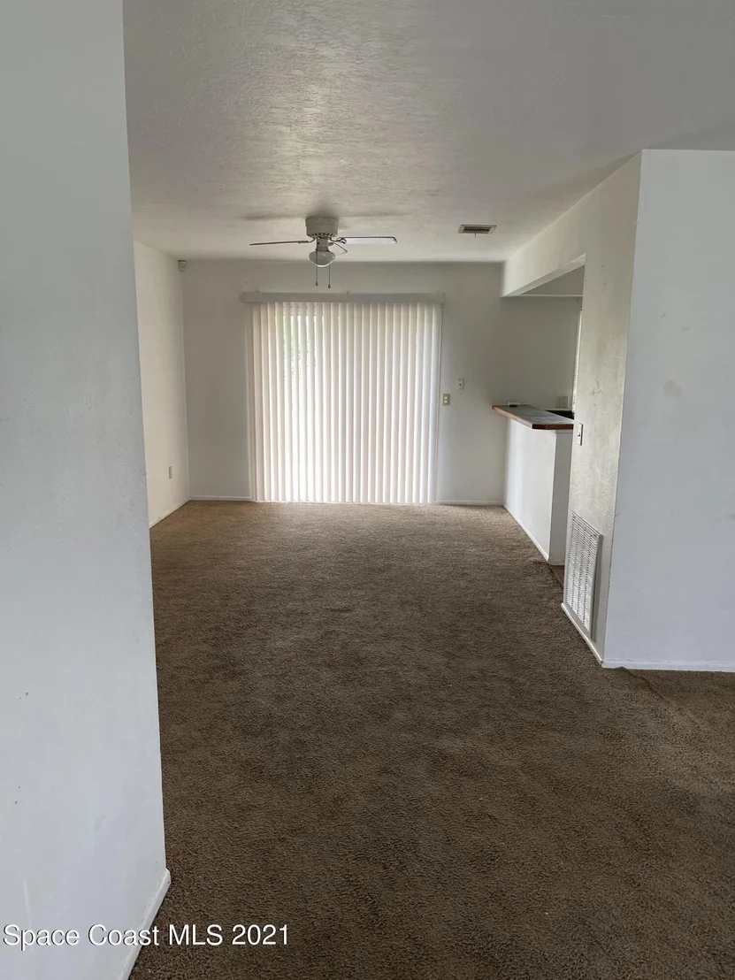 Photo of 1199 Riviera Drive NE